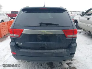 2011 Jeep Grand Cherokee Laredo with VIN 1J4RR4GG0BC610046, listed as a IAAI auction lot 41730587 with 177,032 mi miles. Bid and sale history available at carsss.com. Image 16.