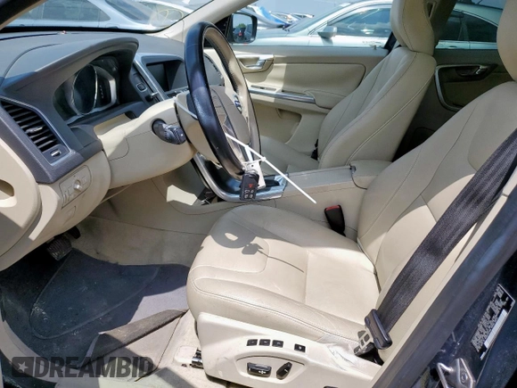2015 Volvo XC60 T5 Drive-E Premier z VIN YV440MDK5F2740965, wystawiony jako Copart lot #58493985 z przebiegiem 55 968 mil mil oraz Szkoda całkowita • Salvage title. Historia ofert i sprzedaży dostępna na DreamBid. Obrazek 7.