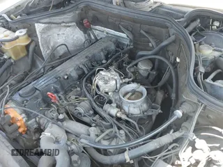 1987 Mercedes-Benz 300 E z VIN WDBEA30D4HA488459, wystawiony jako IAAI lot #42499926 z przebiegiem 231 086 mil mil oraz . Historia ofert i sprzedaży dostępna na DreamBid. Obrazek 19.