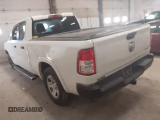 2019 Ram 1500 Tradesman z VIN 1C6RRFCG9KN677067, wystawiony jako IAAI lot #40993768 z przebiegiem 45 282 mil mil oraz . Historia ofert i sprzedaży dostępna na DreamBid. Obrazek 3.
