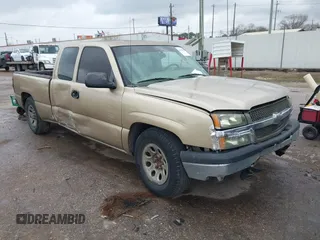 2005 Chevrolet Silverado 1500 Work Truck with VIN 1GCEC19X35Z172769, listed as a IAAI auction lot 41700065 with 304,723 mi miles. Bid and sale history available at carsss.com. Image 1.