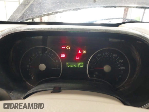 2006 Ford Explorer XLT with VIN 1FMEU73E86UB41275, listed as a IAAI auction lot 41980955 with 243,779 mi miles. Bid and sale history available at carsss.com. Image 7.