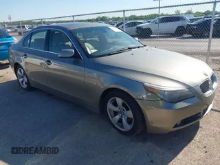 2005 BMW 5 Series 525i with VIN WBANA53515B860554, listed as a IAAI auction lot 42071388 with 122,042 mi miles. Bid and sale history available at carsss.com. Image 1.