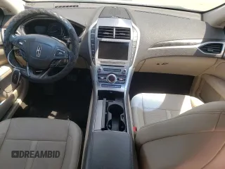2020 Lincoln MKZ Hybrid Reserve z VIN 3LN6L5LUXLR606340, wystawiony jako Copart lot #65235544 z przebiegiem Nie podano mil oraz Szkoda całkowita • Salvage title. Historia ofert i sprzedaży dostępna na DreamBid. Obrazek 8.