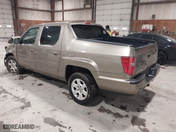 2011 Honda Ridgeline RTS with VIN 5FPYK1F4XBB008020, listed as a IAAI auction lot 41817310 with 227,803 mi miles. Bid and sale history available at carsss.com. Image 3.