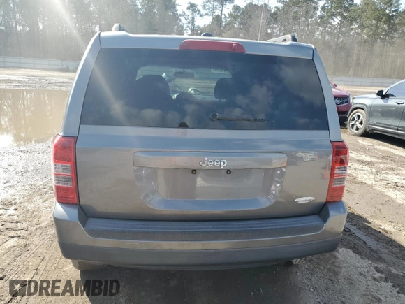 2013 Jeep Patriot Latitude with VIN 1C4NJPFA3DD168869, listed as a Copart auction lot 43795155 with 216,946 mi miles and Clean Title. Bid and sale history available at carsss.com. Image 6.