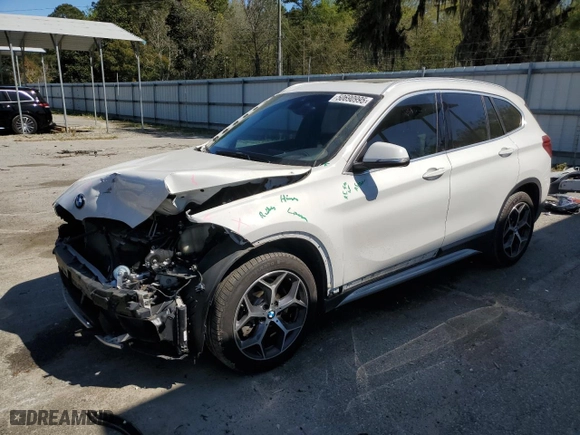 2018 BMW X1 sDrive28i with VIN WBXHU7C31J5L06010, listed as a Copart auction lot 50690995 with 44,092 mi miles and Salvage Title. Bid and sale history available at carsss.com. Image 1.