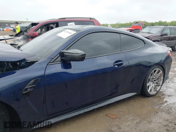 2024 BMW M4 Competition xDrive z VIN WBS43AZ07RCR10248, wystawiony jako IAAI lot #42196536 z przebiegiem 1 718 mil mil oraz . Historia ofert i sprzedaży dostępna na DreamBid. Obrazek 14.