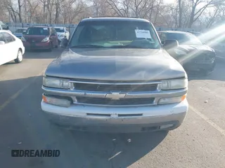 2000 Chevrolet Suburban LT with VIN 3GNFK16T5YG157999, listed as a IAAI auction lot 41720900 with 307,085 mi miles. Bid and sale history available at carsss.com. Image 6.