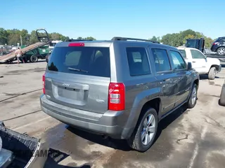 2013 Jeep Patriot Latitude with VIN 1C4NJPFB7DD254744, listed as a IAAI auction lot 40540820 with 129,465 mi miles and . Bid and sale history available at carsss.com. Image 4.
