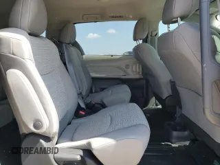 2024 Toyota Sienna LE z VIN 5TDKRKEC0RS186405, wystawiony jako Copart lot #56057695 z przebiegiem 36 184 mil mil oraz Szkoda całkowita • Salvage title. Historia ofert i sprzedaży dostępna na DreamBid. Obrazek 11.