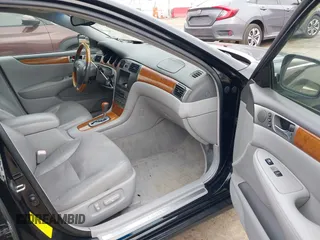 2005 Lexus ES 330 with VIN JTHBA30G555104867, listed as a IAAI auction lot 41508534 with 178,416 mi miles. Bid and sale history available at carsss.com. Image 5.