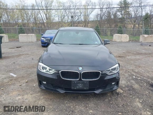 2015 BMW 3 Series 328i xDrive z VIN WBA3B5G53FNS16309, wystawiony jako IAAI lot #42093692 z przebiegiem 84 229 mil mil oraz . Historia ofert i sprzedaży dostępna na DreamBid. Obrazek 12.