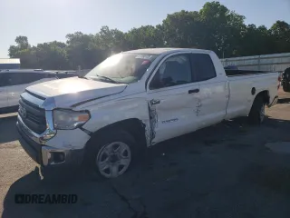 2015 Toyota Tundra SR z VIN 5TFCW5F16FX019046, wystawiony jako Copart lot #57388105 z przebiegiem 123 122 mil mil oraz Szkoda całkowita • Salvage title. Historia ofert i sprzedaży dostępna na DreamBid. Obrazek 1.