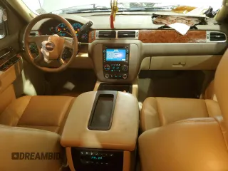 2010 GMC Yukon SLT with VIN 1GKUCCE07AR284702, listed as a Copart auction lot 71031564 with 113,708 mi miles and Salvage Title. Bid and sale history available at carsss.com. Image 8.