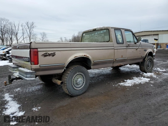 1993 Ford F-250 с VIN 1FTHX26M7PKA39302, выставлен на аукционе Copart как лот 43181105 с пробегом 274 377 миль миль и Списание • Salvage title. История ставок и продаж доступна на DreamBid. Изображение 3.