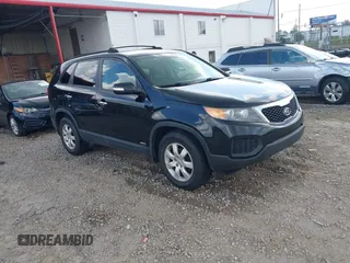 2013 Kia Sorento LX with VIN 5XYKTDA68DG408823, listed as a IAAI auction lot 42554361 with 221,917 mi miles and . Bid and sale history available at DreamBid. Image 1.