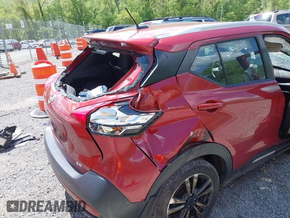 2019 Nissan Kicks SV z VIN 3N1CP5CU2KL493953, wystawiony jako IAAI lot #42142948 z przebiegiem 101 650 mil mil oraz . Historia ofert i sprzedaży dostępna na DreamBid. Obrazek 18.