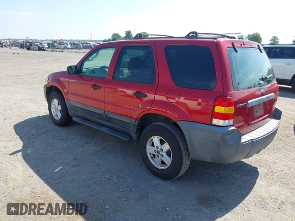 2006 Ford Escape XLS z VIN 1FMYU02Z96KA47068, wystawiony jako IAAI lot #42588037 z przebiegiem 139 581 mil mil oraz . Historia ofert i sprzedaży dostępna na DreamBid. Obrazek 3.