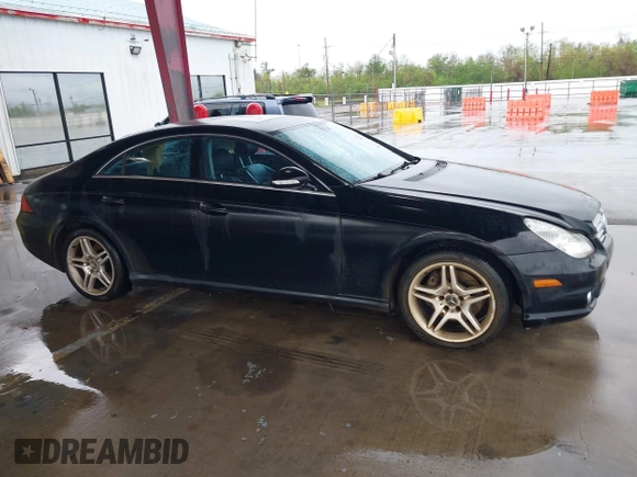 2006 Mercedes-Benz CLS 500 z VIN WDDDJ75X56A045909, wystawiony jako IAAI lot #41861720 z przebiegiem 127 719 mil mil oraz . Historia ofert i sprzedaży dostępna na DreamBid. Obrazek 13.
