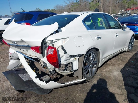 2015 Infiniti Q50 with VIN JN1BV7ARXFM390013, listed as a IAAI auction lot 41767784 with 175,739 mi miles. Bid and sale history available at carsss.com. Image 4.
