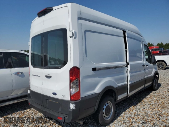 2021 Ford Transit Cargo with VIN 1FTBR1X84MKA38597, listed as a Copart auction lot 71813334 with 141,505 mi miles and Clean Title. Bid and sale history available at DreamBid. Image 3.