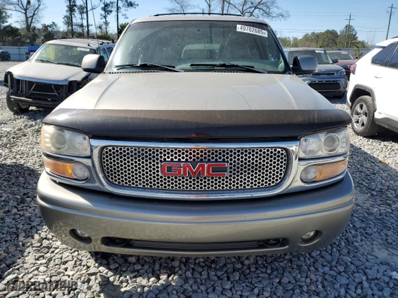 2001 GMC Yukon Denali with VIN 1GKEK63U61J250991, listed as a Copart auction lot 49702685 with 234,860 mi miles and Clean Title. Bid and sale history available at carsss.com. Image 5.