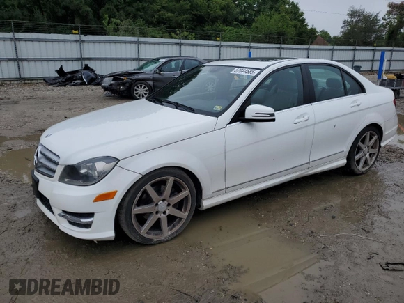 2013 Mercedes-Benz C 250 Sport z VIN WDDGF4HB3DR270325, wystawiony jako Copart lot #57044585 z przebiegiem 107 453 mil mil oraz Szkoda całkowita • Salvage title. Historia ofert i sprzedaży dostępna na DreamBid. Obrazek 1.
