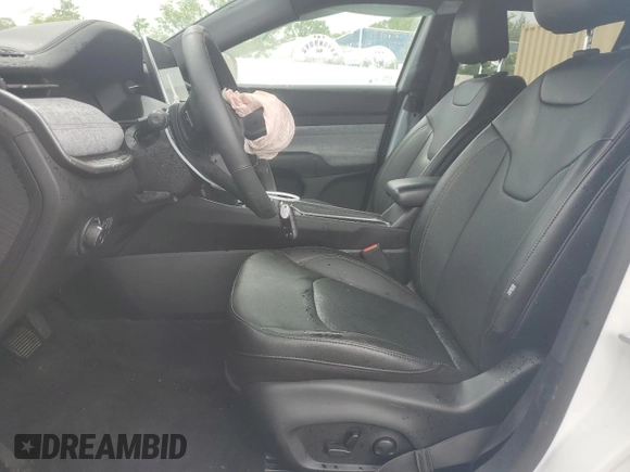 2023 Jeep Compass Latitude Lux с VIN 3C4NJDFN4PT532474, выставлен на аукционе Copart как лот 58129485 с пробегом 19 818 миль миль и Списание • Salvage title. История ставок и продаж доступна на DreamBid. Изображение 7.