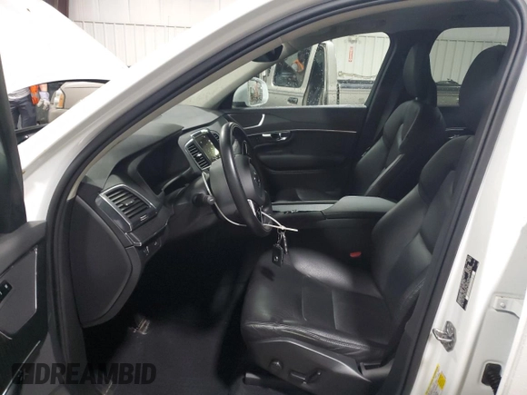 2020 Volvo XC90 Momentum with VIN YV4A221K1L1589730, listed as a Copart auction lot 56577455 with 30,578 mi miles and Salvage title. Bid and sale history available at DreamBid. Image 7.