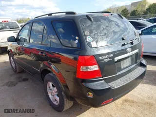 2008 Kia Sorento LX with VIN KNDJD735685762806, listed as a IAAI auction lot 41893864 with 423,437 mi miles. Bid and sale history available at carsss.com. Image 3.