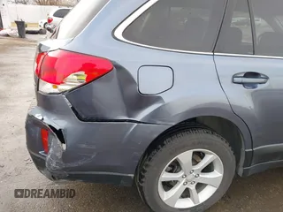 2014 Subaru Outback 2.5i Premium with VIN 4S4BRCCC0E3258106, listed as a IAAI auction lot 41151640 with 87,089 mi miles. Bid and sale history available at carsss.com. Image 6.
