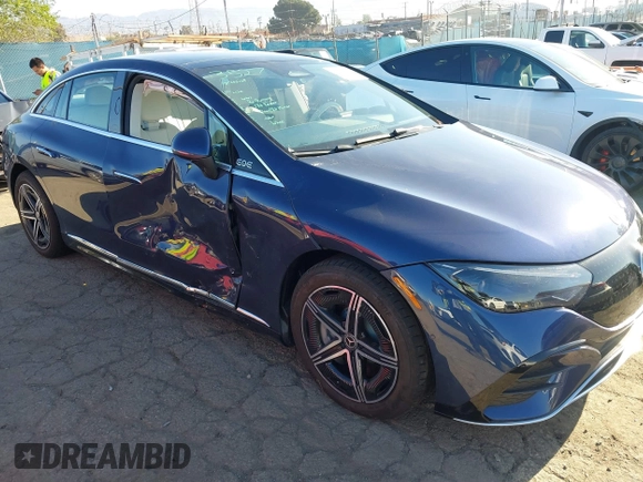 2024 Mercedes-Benz EQE 350+ z VIN W1KEG2BB3RF059619, wystawiony jako IAAI lot #41865785 z przebiegiem 790 mil mil oraz . Historia ofert i sprzedaży dostępna na DreamBid. Obrazek 6.
