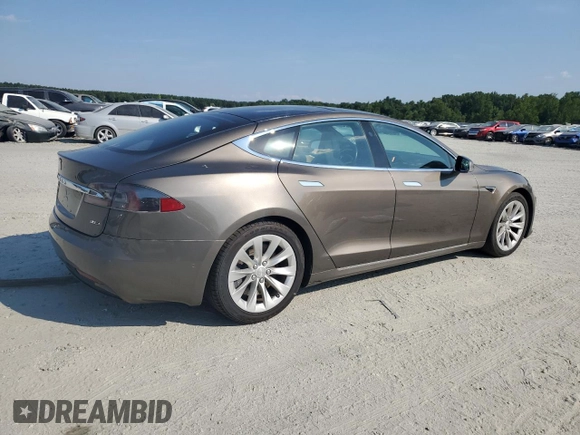 2017 Tesla Model S 100D z VIN 5YJSA1E2XHF173740, wystawiony jako Copart lot #62233125 z przebiegiem 73 932 mil mil oraz Szkoda całkowita • Salvage title. Historia ofert i sprzedaży dostępna na DreamBid. Obrazek 3.