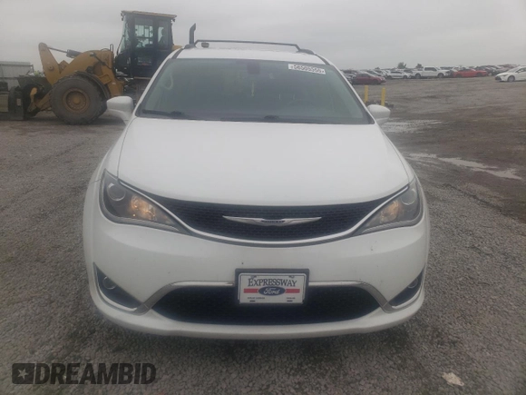 2020 Chrysler Pacifica Touring L with VIN 2C4RC1BG5LR131028, listed as a Copart auction lot 56505555 with 102,972 mi miles and Salvage title. Bid and sale history available at DreamBid. Image 5.