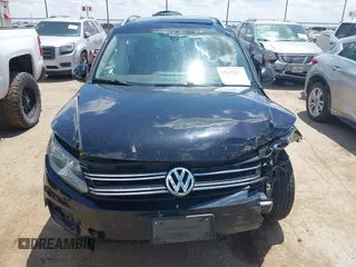 2017 Volkswagen Tiguan Wolfsburg Edition z VIN WVGSV7AX1HW503670, wystawiony jako IAAI lot #42235251 z przebiegiem 88 477 mil mil oraz . Historia ofert i sprzedaży dostępna na DreamBid. Obrazek 12.