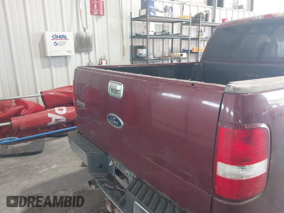 2004 Ford F-150 XLT z VIN 1FTRW12W44KC93229, wystawiony jako IAAI lot #42434756 z przebiegiem Nie podano mil oraz . Historia ofert i sprzedaży dostępna na DreamBid. Obrazek 6.