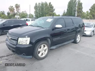 2008 Chevrolet Suburban LTZ z VIN 3GNFK16Y28G186226, wystawiony jako IAAI lot #42460005 z przebiegiem 218 041 mil mil oraz . Historia ofert i sprzedaży dostępna na DreamBid. Obrazek 2.