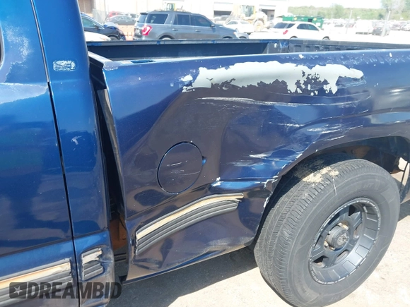 2002 Chevrolet Silverado 1500 LS with VIN 2GCEC19V121311140, listed as a IAAI auction lot 42038512 with 216,228 mi miles and . Bid and sale history available at DreamBid. Image 6.