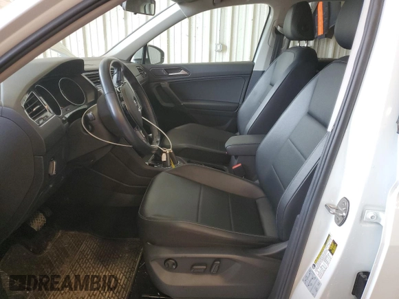 2018 Volkswagen Tiguan SEL z VIN 3VV2B7AX9JM182885, wystawiony jako Copart lot #60194295 z przebiegiem 101 861 mil mil oraz Czysty tytuł • Clean title. Historia ofert i sprzedaży dostępna na DreamBid. Obrazek 7.