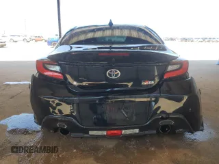 2024 Toyota GR86 with VIN JF1ZNBB15R8753182, listed as a Copart auction lot 70219614 with 5,895 mi miles and Clean Title. Bid and sale history available at carsss.com. Image 6.