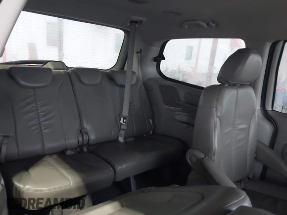 2011 Kia Sedona LX with VIN KNDMG4C71B6376011, listed as a IAAI auction lot 41600258 with 162,025 mi miles. Bid and sale history available at carsss.com. Image 8.