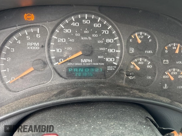 2002 GMC Yukon SLE z VIN 1GKEC13Z62R254487, wystawiony jako Copart lot #47266555 z przebiegiem 281 876 mil mil oraz Czysty tytuł • Clean title. Historia ofert i sprzedaży dostępna na DreamBid. Obrazek 8.