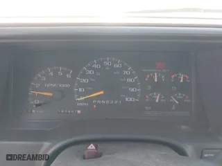 1998 Chevrolet Tahoe with VIN 1GNEK13R9WJ365044, listed as a IAAI auction lot 42042506 with 187,987 mi miles. Bid and sale history available at carsss.com. Image 7.