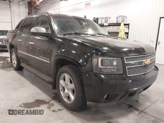 2013 Chevrolet Avalanche LTZ with VIN 3GNTKGE70DG356429, listed as a IAAI auction lot 41846412 with 158,700 mi miles. Bid and sale history available at carsss.com. Image 1.