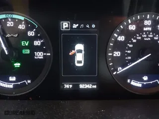2017 Hyundai Sonata Hybrid SE with VIN KMHE24L14HA048579, listed as a IAAI auction lot 41018016 with 92,342 mi miles. Bid and sale history available at carsss.com. Image 7.