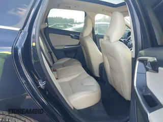 2016 Volvo XC60 T5 Drive-E Premier with VIN YV440MDK3G2915618, listed as a IAAI auction lot 41112381 with 75,720 mi miles and . Bid and sale history available at DreamBid. Image 8.