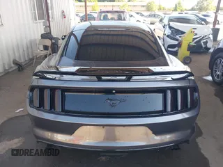 2017 Ford Mustang EcoBoost z VIN 1FA6P8TH9H5215435, wystawiony jako IAAI lot #42531715 z przebiegiem 81 730 mil mil oraz . Historia ofert i sprzedaży dostępna na DreamBid. Obrazek 16.