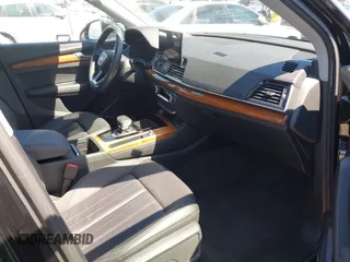 2021 Audi Q5 Premium Plus z VIN WA1BAAFY7M2114476, wystawiony jako IAAI lot #42063790 z przebiegiem 44 945 mil mil oraz . Historia ofert i sprzedaży dostępna na DreamBid. Obrazek 5.