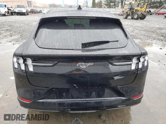 2024 Ford Mustang Mach-E Premium z VIN 3FMTK3R70RMA15127, wystawiony jako Copart lot #83343264 z przebiegiem 66 mil mil oraz Szkoda całkowita • Salvage title. Historia ofert i sprzedaży dostępna na DreamBid. Obrazek 6.